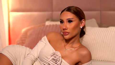 Ava online show from 01/13/26, 01:33