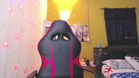 ava online show from 02/01/25, 04:11