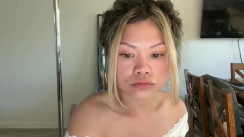 Snapshot of ava_petite_ chatting on 04/07/26, 06:30 Little Ava online show from 04/07/26, 06:30