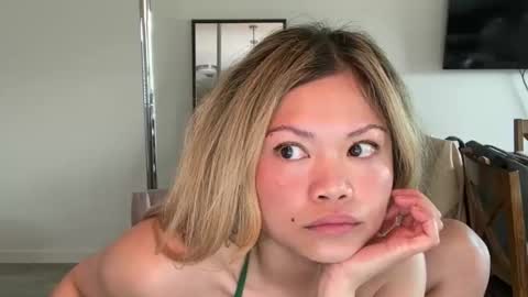 Snapshot of ava_petite_ chatting on 04/13/26, 05:51 Little Ava online show from 04/13/26, 05:51