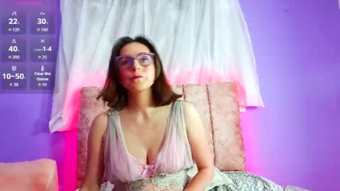 Snapshot of ava_raye chatting on 06/22/26, 07:00 Ava online show from 06/22/26, 07:00