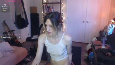Snapshot of ava_reinhart_999 chatting on 06/24/26, 07:35 Ava online show from 06/24/26, 07:35