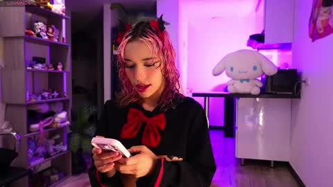 Snapshot of ava_williams_ chatting on 04/15/26, 10:54 AVA online show from 04/15/26, 10:54