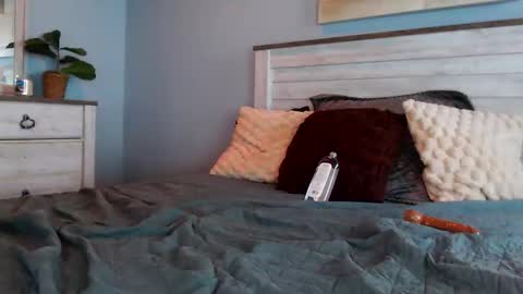 Snapshot of avaa_eve chatting on 10/23/25, 05:44 Ava Eve online show from 10/23/25, 05:44