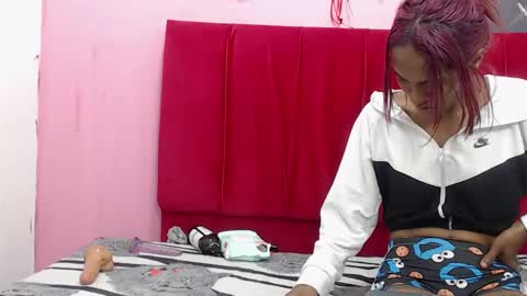 avalericherrycm101 online show from 02/14/25, 08:21