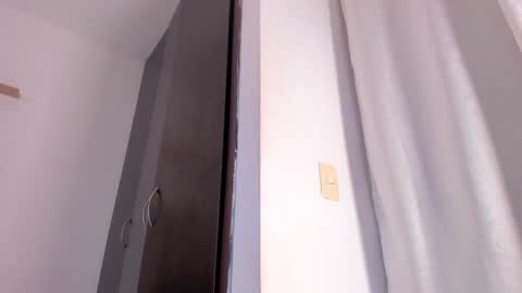 Snapshot of avaline_blanc chatting on 02/05/25, 03:23 Avaline Help me reach 100 likes TRANSMISSION EVERY DAY FROM 39 PM online show from 02/05/25, 03:23