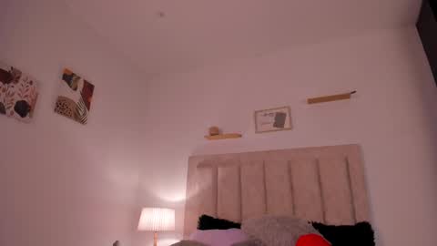 Snapshot of avaline_blanc chatting on 02/14/25, 03:22 Avaline Help me reach 100 likes TRANSMISSION EVERY DAY FROM 39 PM online show from 02/14/25, 03:22