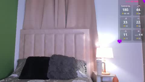 Snapshot of avaline_blanc chatting on 08/02/26, 06:01 Avaline Help me reach 100 likes TRANSMISSION EVERY DAY FROM 39 PM online show from 08/02/26, 06:01