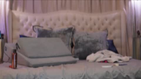 AvalonnFoxx online show from 01/07/25, 06:27