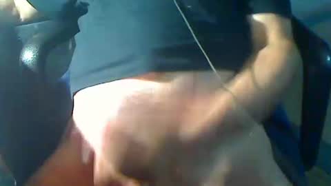 Snapshot of avan05 chatting on 12/13/25, 07:53 avan05 online show from 12/13/25, 07:53