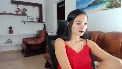 Ava online show from 11/01/25, 12:45