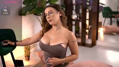 Snapshot of avareed chatting on 09/11/25, 04:01 AvaReed online show from 09/11/25, 04:01