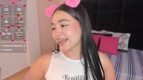 Snapshot of avascott_ chatting on 10/25/25, 06:35 Ava online show from 10/25/25, 06:35