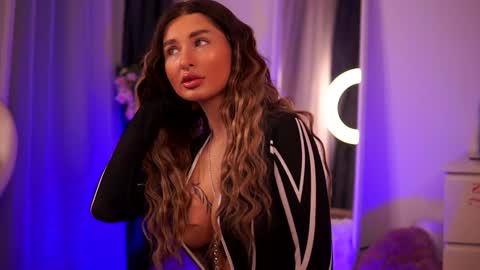 Carina online show from 01/19/25, 12:06