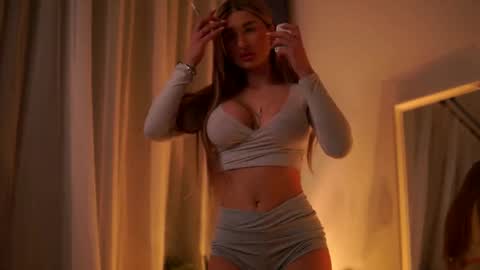 Carina online show from 03/12/25, 02:09