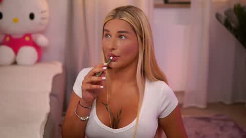 Carina online show from 09/11/25, 06:52