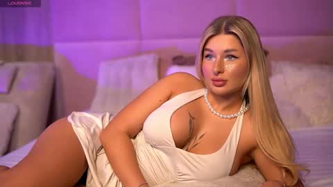 Snapshot of avashay chatting on 10/29/25, 10:22 Carina online show from 10/29/25, 10:22