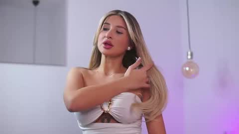 Carina online show from 03/18/26, 09:29