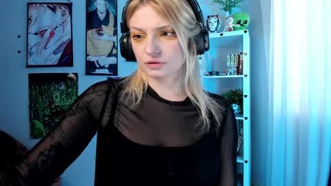 Ava online show from 04/27/26, 01:42