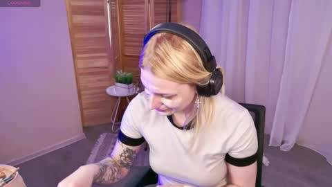 Ava online show from 05/06/26, 01:38