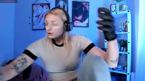 Ava online show from 05/11/26, 01:50
