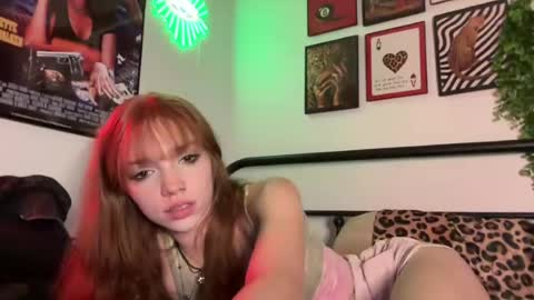 Snapshot of avaxlee chatting on 06/28/26, 01:44 avaxlee online show from 06/28/26, 01:44