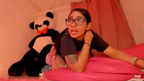 Snapshot of ave_fenix69 chatting on 12/24/24, 04:33 Valery -- online show from 12/24/24, 04:33