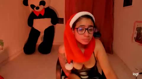 Snapshot of ave_fenix69 chatting on 12/31/24, 02:19 Valery -- online show from 12/31/24, 02:19