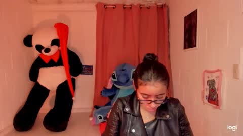 Snapshot of ave_fenix69 chatting on 01/08/25, 02:03 Valery -- online show from 01/08/25, 02:03