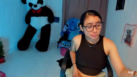 Snapshot of ave_fenix69 chatting on 01/18/25, 02:36 Valery -- online show from 01/18/25, 02:36