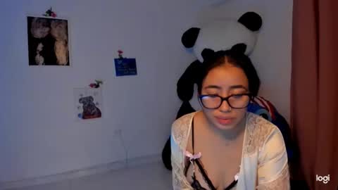 Snapshot of ave_fenix69 chatting on 03/07/25, 02:36 Valery -- online show from 03/07/25, 02:36