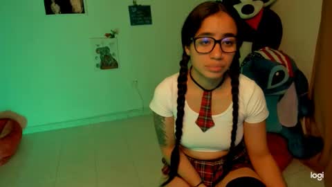 Snapshot of ave_fenix69 chatting on 03/10/25, 01:34 Valery -- online show from 03/10/25, 01:34