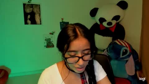 Snapshot of ave_fenix69 chatting on 03/10/25, 04:38 Valery -- online show from 03/10/25, 04:38