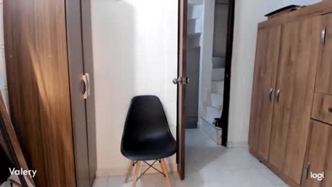 Snapshot of ave_fenix69 chatting on 09/20/25, 03:51 Valery -- online show from 09/20/25, 03:51