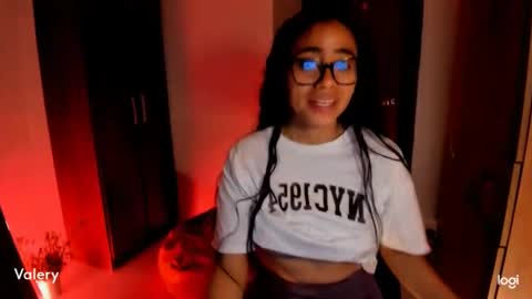 Snapshot of ave_fenix69 chatting on 11/04/25, 01:16 Valery -- online show from 11/04/25, 01:16