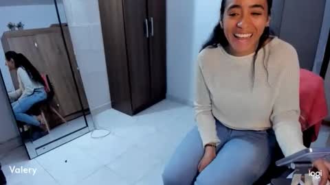 Snapshot of ave_fenix69 chatting on 11/22/25, 02:43 Valery -- online show from 11/22/25, 02:43