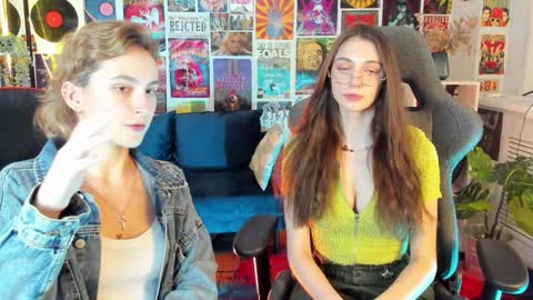 Avie online show from 01/10/25, 06:06