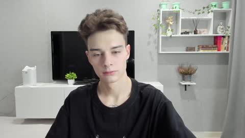 Snapshot of avegothy chatting on 02/06/25, 12:48 gothy 3 online show from 02/06/25, 12:48