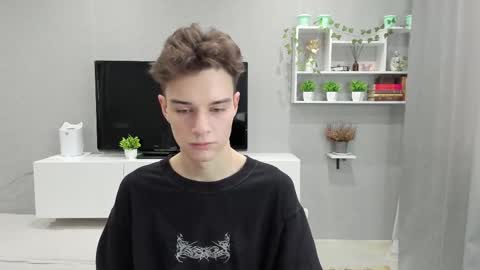 Snapshot of avegothy chatting on 02/14/25, 12:36 gothy 3 online show from 02/14/25, 12:36