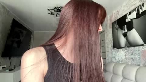 Snapshot of avelinauecker chatting on 05/01/26, 10:53 Lina online show from 05/01/26, 10:53
