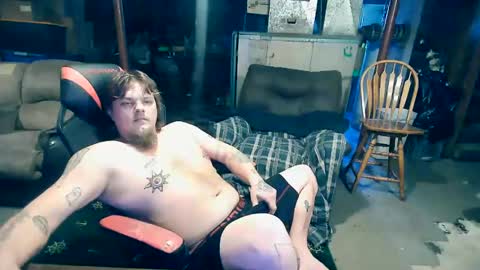 Snapshot of averag3joe chatting on 01/08/25, 04:54 averag3joe online show from 01/08/25, 04:54