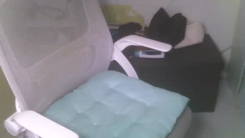 Snapshot of averageuncut1 chatting on 02/10/25, 01:46 Rhian online show from 02/10/25, 01:46