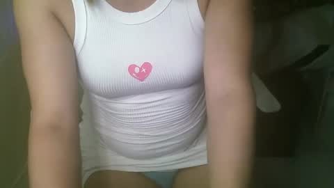 Snapshot of averageuncut1 chatting on 02/11/25, 10:04 Rhian online show from 02/11/25, 10:04