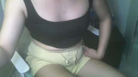 Snapshot of averageuncut1 chatting on 02/12/25, 02:03 Rhian online show from 02/12/25, 02:03