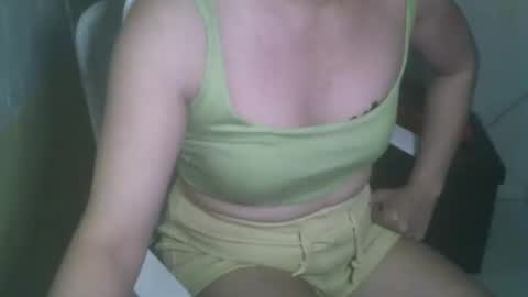 Snapshot of averageuncut1 chatting on 02/14/25, 10:49 Rhian online show from 02/14/25, 10:49