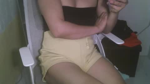 Snapshot of averageuncut1 chatting on 02/15/25, 02:26 Rhian online show from 02/15/25, 02:26