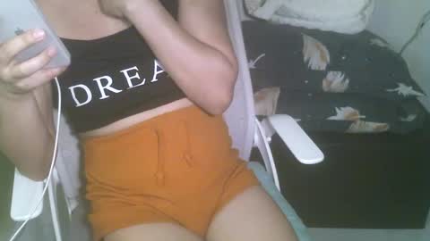 Snapshot of averageuncut1 chatting on 02/18/25, 04:05 Rhian online show from 02/18/25, 04:05