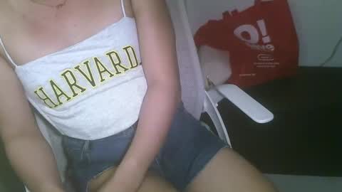 Snapshot of averageuncut1 chatting on 02/19/25, 01:50 Rhian online show from 02/19/25, 01:50