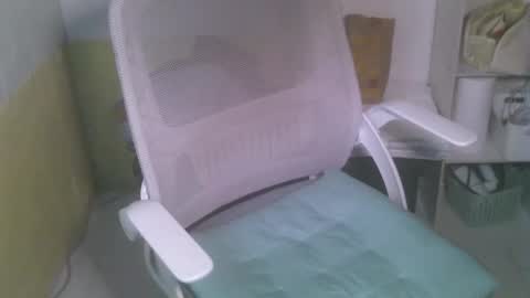 Snapshot of averageuncut1 chatting on 02/25/25, 06:53 Rhian online show from 02/25/25, 06:53