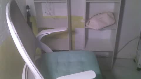 Snapshot of averageuncut1 chatting on 03/01/25, 03:10 Rhian online show from 03/01/25, 03:10